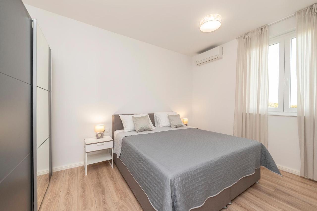 Villa Eni Apartments 2 Mandre Luaran gambar